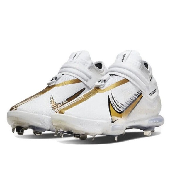 trout 7 baseball cleats
